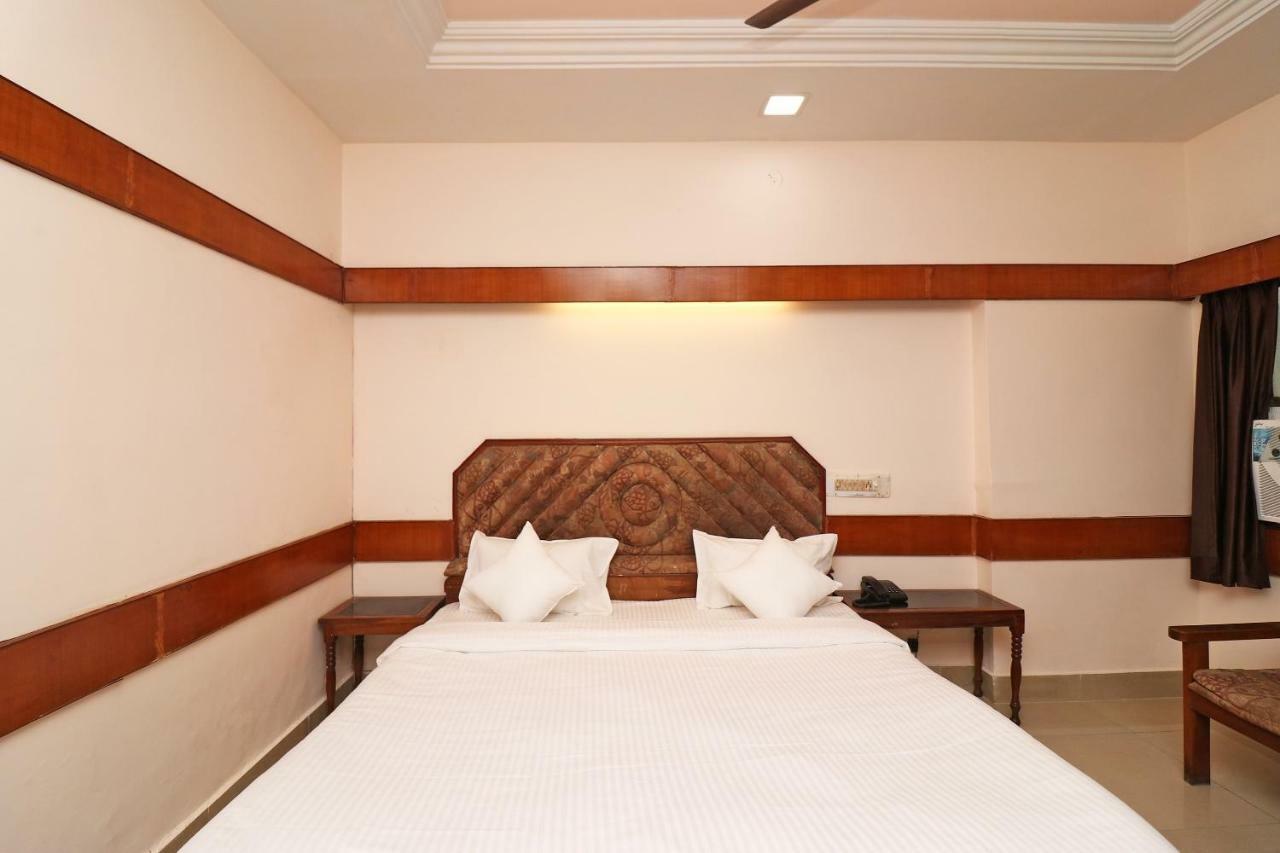Spot On 37002 Hotel Natraj Bilāspur Room photo